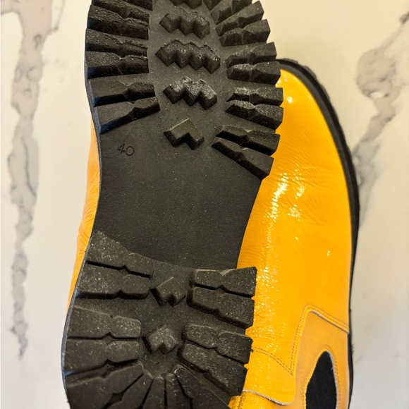 Handcrafted in Portugal - patent leather Chelsea boots with lug sole. - Picture 3 of 4